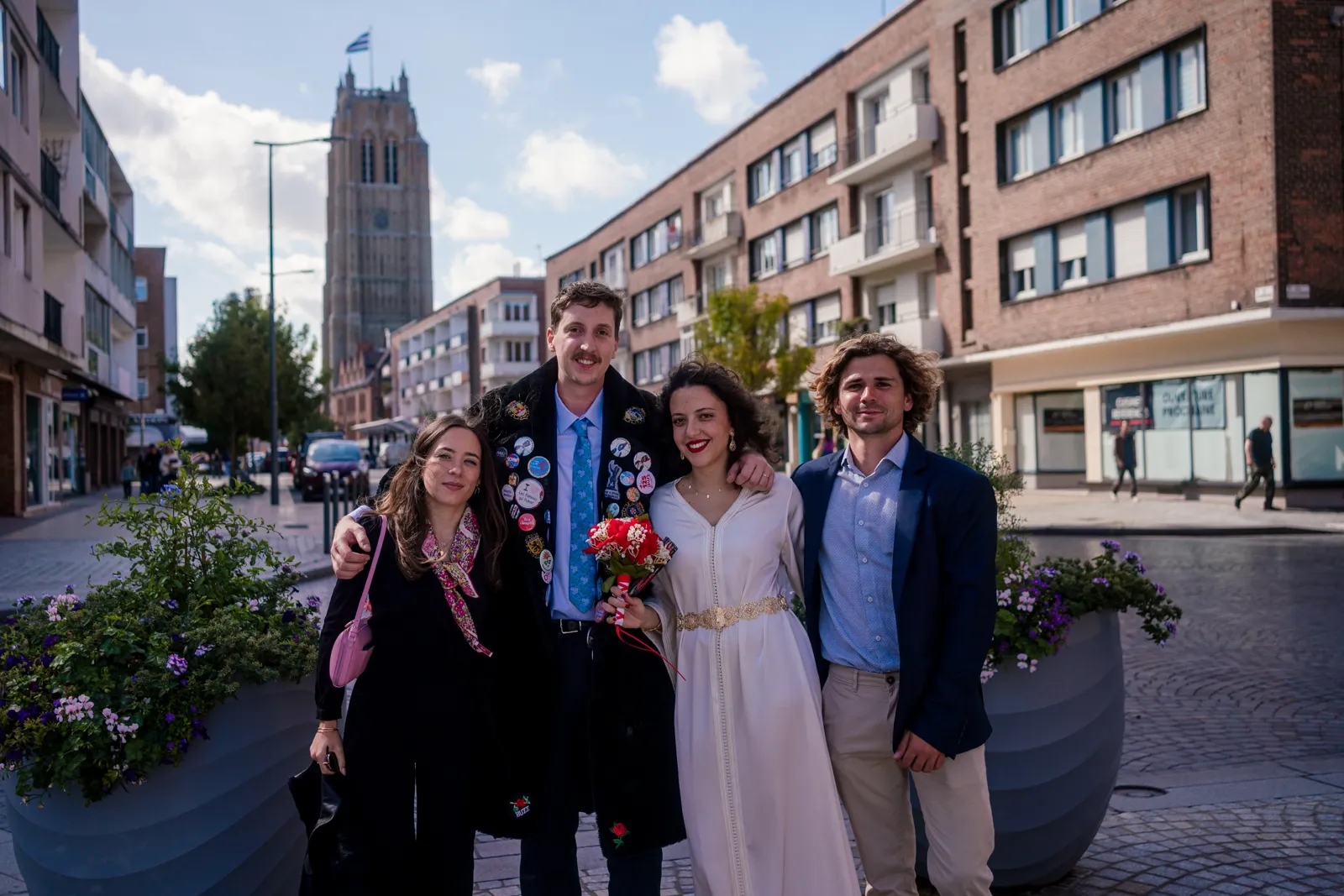 Mariage de Michel & Ghita Ă Dunkerque : mairie, bar, ferme et champ de houblon